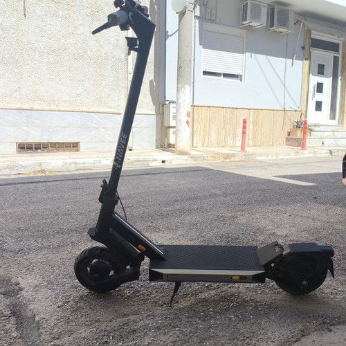 Navee S40 electric scooter like new with security chain