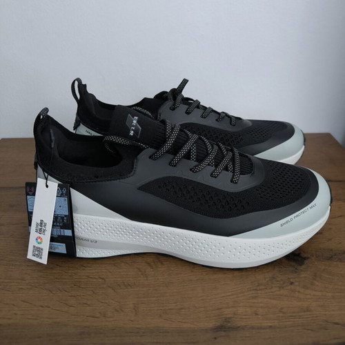 Zara Athletic Spume Foam V3 Sneakers, Size 43, Black and White