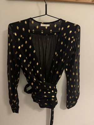 Wrap shirt black with gold details like new, size M