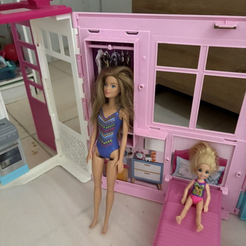 Barbie foldable dollhouse suitcase and Barbie bicycle set, Mattel