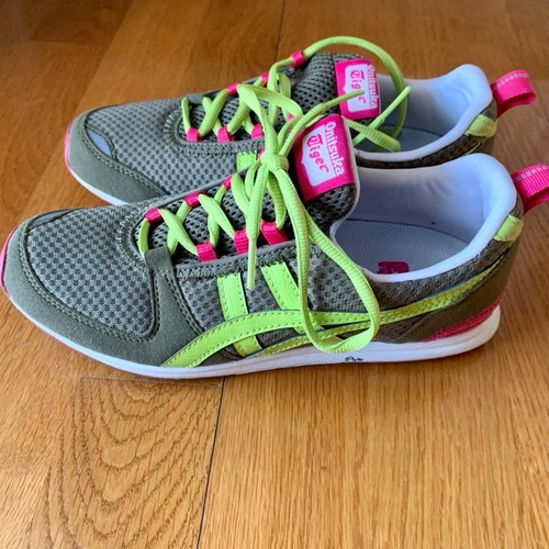 Sneakers Asics Onitsuka Tiger νούμερο 37 σαν καινούργια με έντονο χρώμα