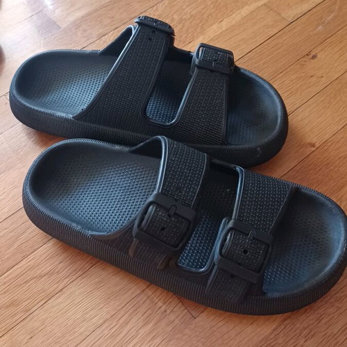 Black sandals like new, size 38, rubber material