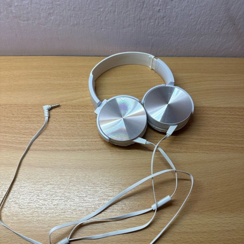 Headphones in excellent condition like new