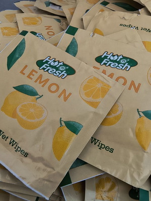 Wet wipes with lemon scent, pack of 100, like new
