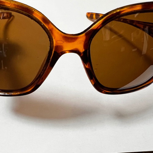 Oakley sunglasses used, taba color with case