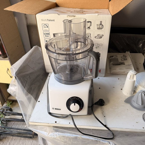 Bosch Food Processor 1250W with 3.9lt Bowl like new