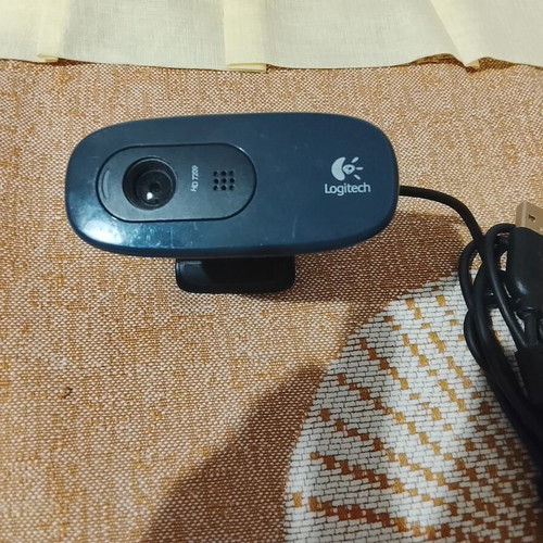 Logitech HD 720p desktop computer camera used, very good condition
