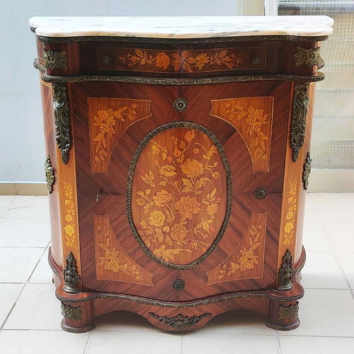 Baroque Bayou with Marble Top, Marquetry and Brass Details like new