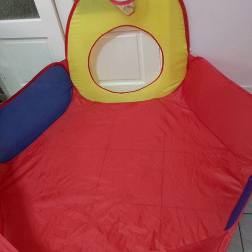 Children's play tent 2 in 1 with basketball hoop, ball pool and 100+ colorful balls used