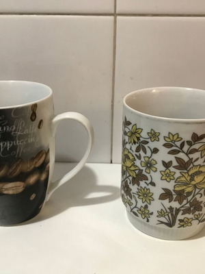 Πορσελάνινες κούπες μεταχειρισμένες, σετ 2 τεμαχίων