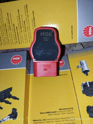 NGK R8 Red πολλαπλασιαστές και αντάπτορες και φίσες καινούργια πακέτο