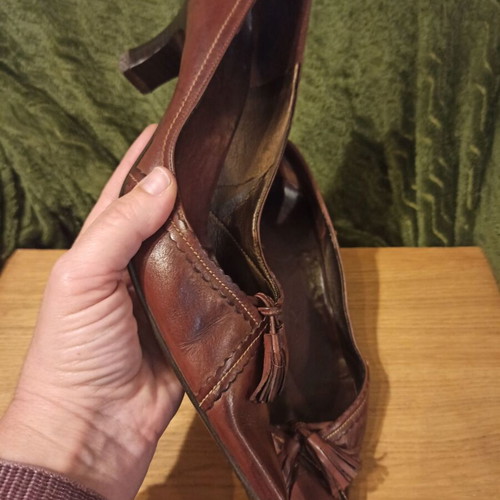 Brown leather pumps size 37 like new with 5.5 cm heel