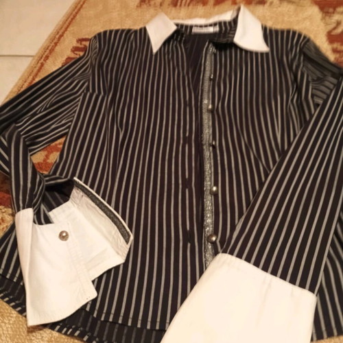 Striped women's shirt like new, size M, black and white