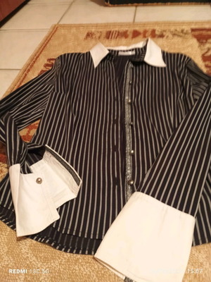 Striped women's shirt like new, size M, black and white
