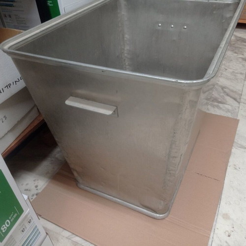 Galvanized bucket like new, dimensions 48x62x55 cm