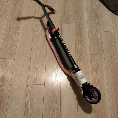 Globber folding scooter used, adjustable height