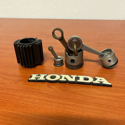 Διακοσμητικά πιστόνια logo Honda σετ μεταχειρισμένο