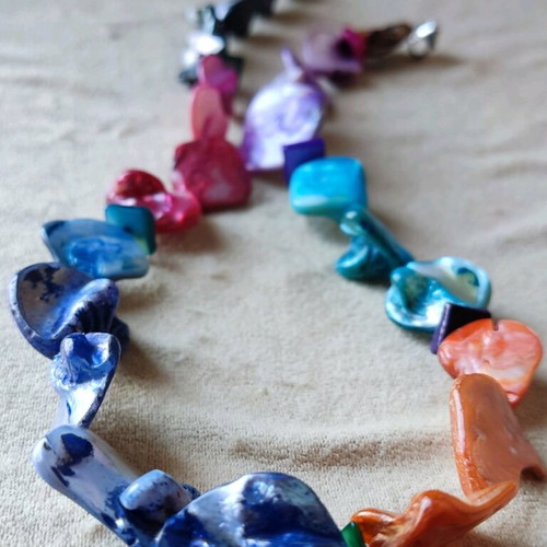 Mother of Pearl Necklace with 925 Silver Clasp like new, multicolor