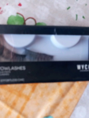 Wycon false eyelashes like new