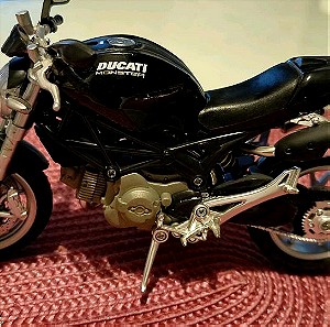 Μινιατούρα Ducati Monster 1100 σε κλίμακα 1/12
