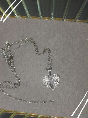Pendant necklace with cracked heart motif, gold plated with rhinestones