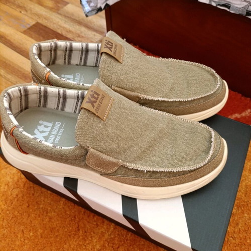 Xti Urban men's shoes oil color like new, size 43