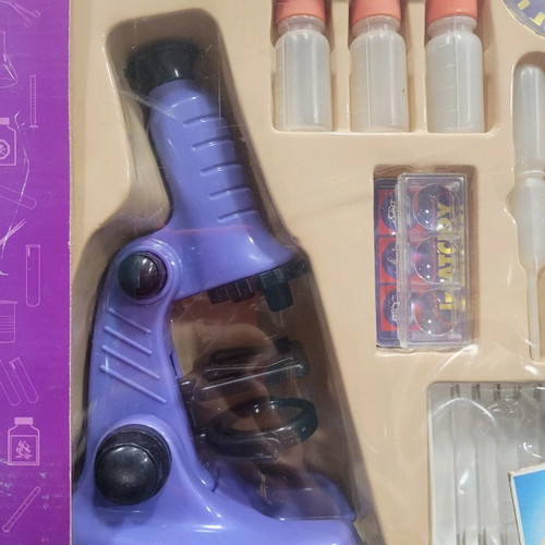 My Own Lab Play and Learn Microscope vintage new