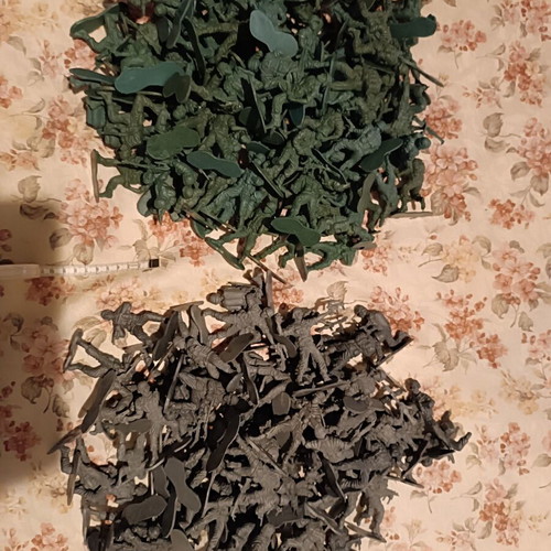 Plastic Military Figures like new, 160+ large scale 1:24