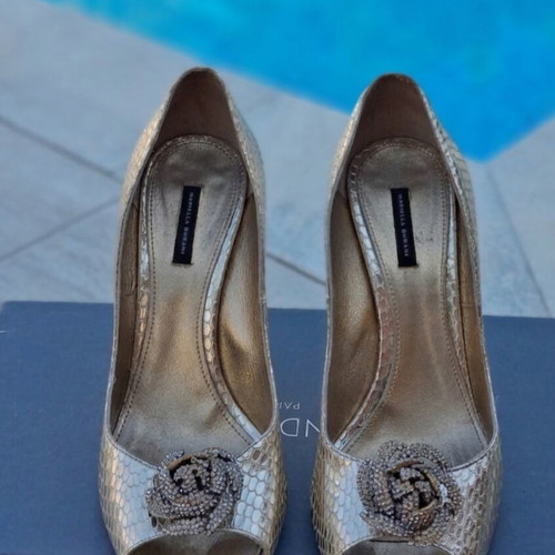 Mariella Burani Metallic Gold Peep-Toe Pumps Size 39 like new