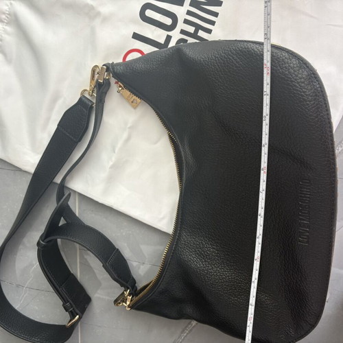 Τσάντα Moschino Love μαύρη χιαστί μεταχειρισμένη