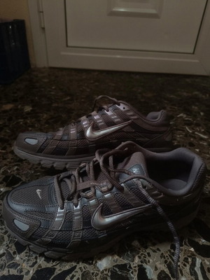 Nike P-6000 casual shoes size 42.5 like new black and silver