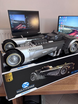 Batmobile McFarlane Toys Gold Label Collection new