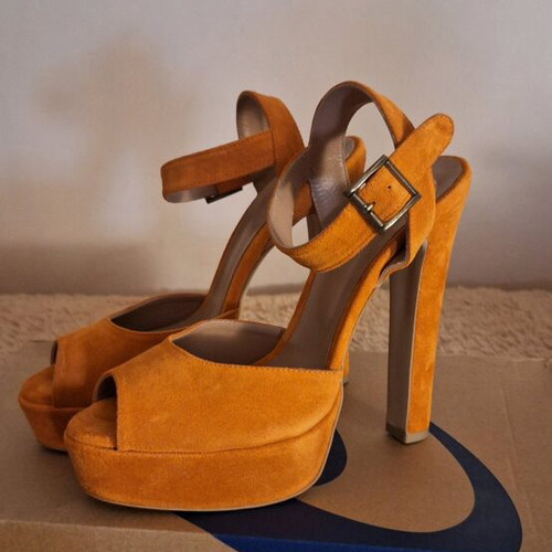 Tsakiris Mallas heels orange like new, size 39