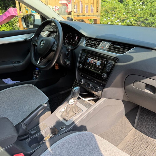 Skoda Octavia diesel DSG with panoramic roof, like new