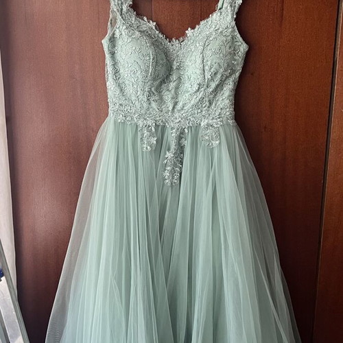 Official long ball gown dress mint color, like new