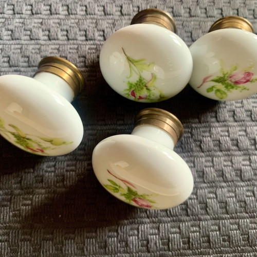 Set of 4 vintage '70 porcelain knobs used with floral decor
