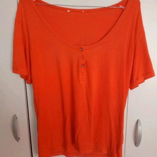 Orange summer cotton t-shirt like new, size L