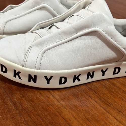 DKNY leather sneakers like new, very comfortable, size 38, white