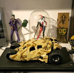 Batmobile 1:18 απ' την Hot Wheels