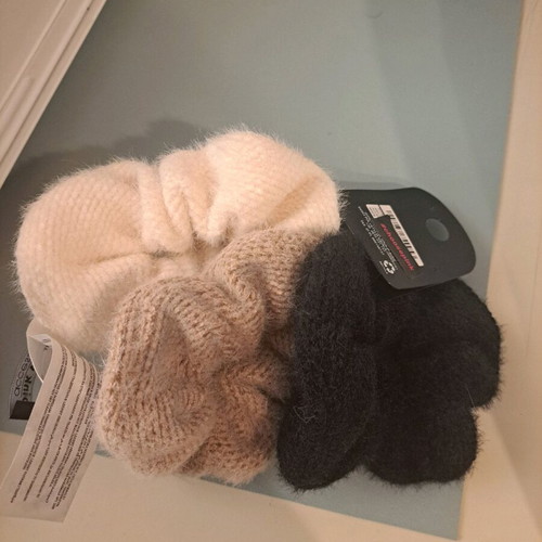 Scrunches winter new, very soft