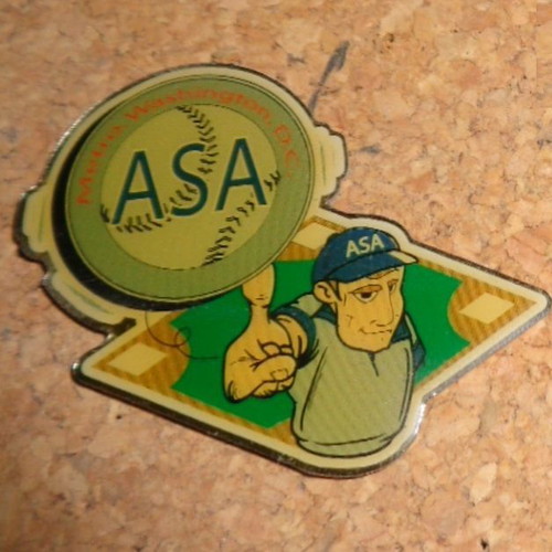 Pin Metro Washington D.C. Softball genuine, like new condition