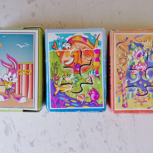 Vintage mini puzzles pack of 3, like new
