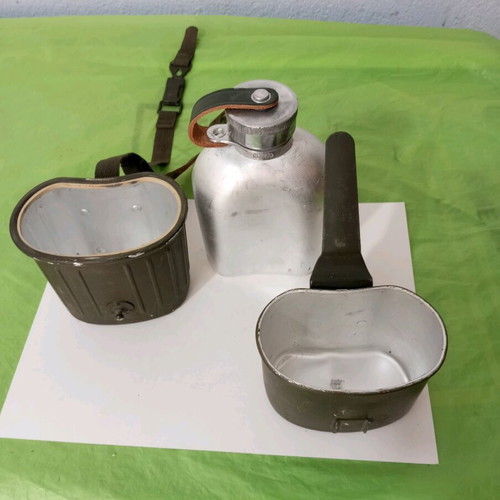 Military canteen like new