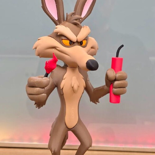 Wile E. Coyote collectible figure new, 29cm