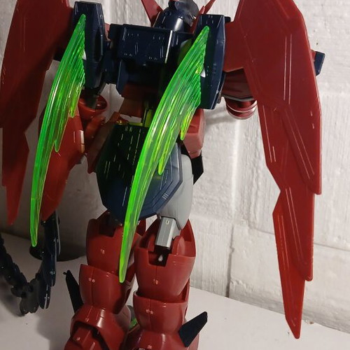 Bandai Gundam Epyon 1995 figure used, missing one hand