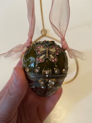 Vintage cloisonné hanging egg with porcelain box gift