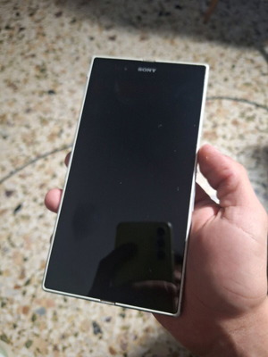 Sony Xperia Z Ultra μεταχειρισμένο για ανταλλακτικά ή επισκευή