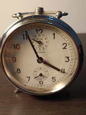 Junghans Table Clock like new, analog
