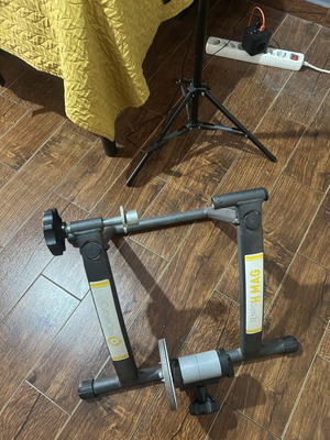CycleOps Tempo H Mag Trainer with Magnetic Resistance like new