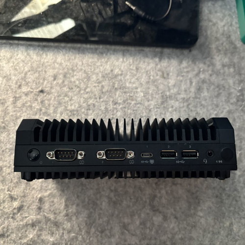 Lenovo ThinkEdge SE30 Mini PC like new, ultra-compact fanless